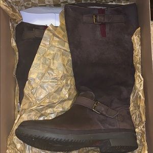 UGG ( W Thomsen) US 8.5 - Waterproof